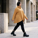 Kuscheliges Plüschshirt in Camel mit Rollkragen und schmeichelnder A-Linie Basic Look
