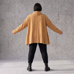 Kuscheliges Plüschshirt in Camel mit Rollkragen und schmeichelnder A-Linie Basic Look