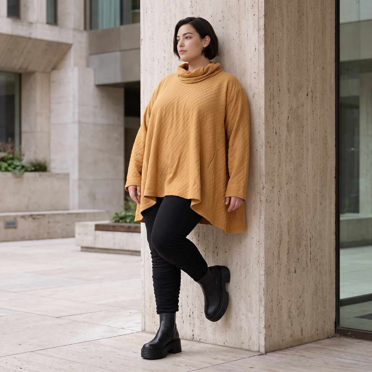 Kuscheliges Plüschshirt in Camel mit Rollkragen und schmeichelnder A-Linie Basic Look
