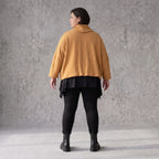 Plüschshirt mit Rollkragen in Creme weich warm mit kastiger Passform für den Winteralltag