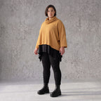 Plüschshirt mit Rollkragen in Creme weich warm mit kastiger Passform für den Winteralltag