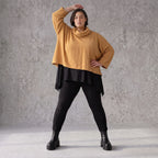 Plüschshirt mit Rollkragen in Creme weich warm mit kastiger Passform für den Winteralltag