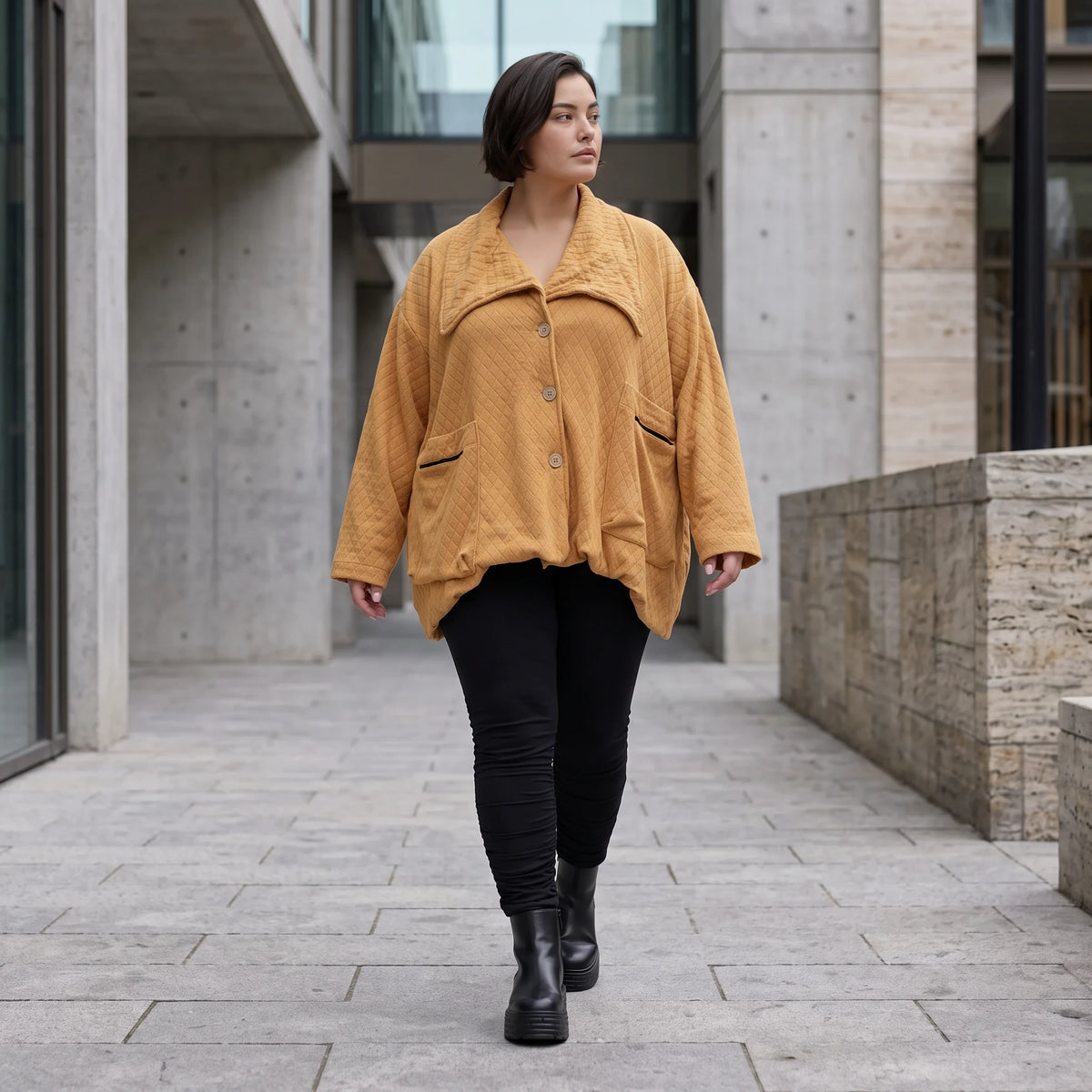 Kuschelige Plüschjacke in Camel gefüttert mit Hemdkragen und Reißverschlusstaschen