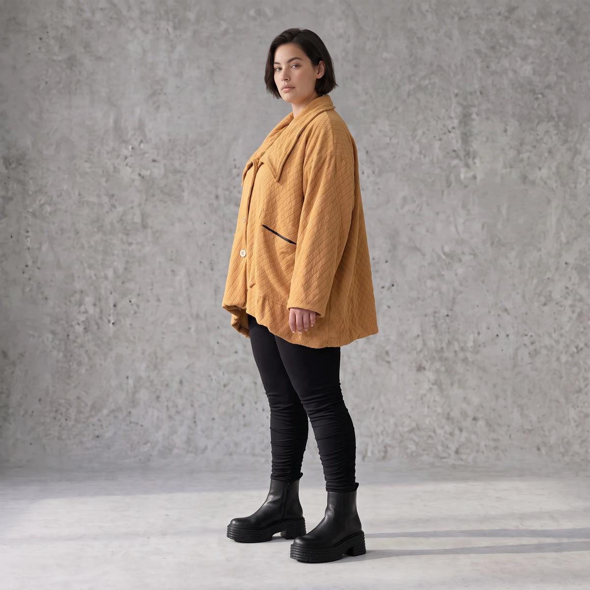 Kuschelige Plüschjacke in Camel gefüttert mit Hemdkragen und Reißverschlusstaschen