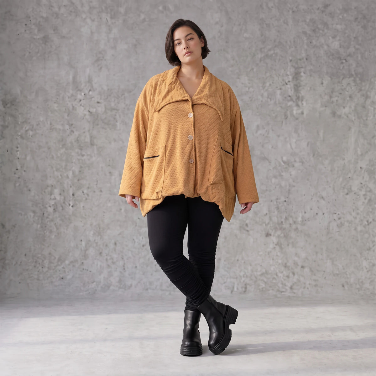 Kuschelige Plüschjacke in Camel gefüttert mit Hemdkragen und Reißverschlusstaschen