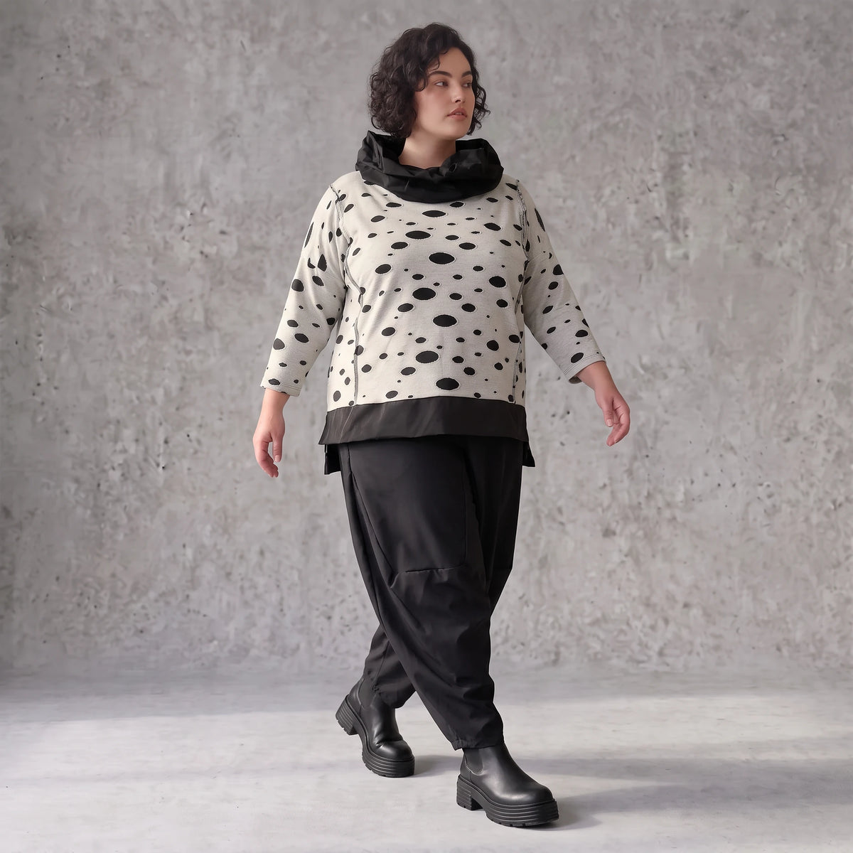 Grau/Schwarzes Feinstrickshirt mit Rollkragen mit geradem Schnitt aus Stretchqualität