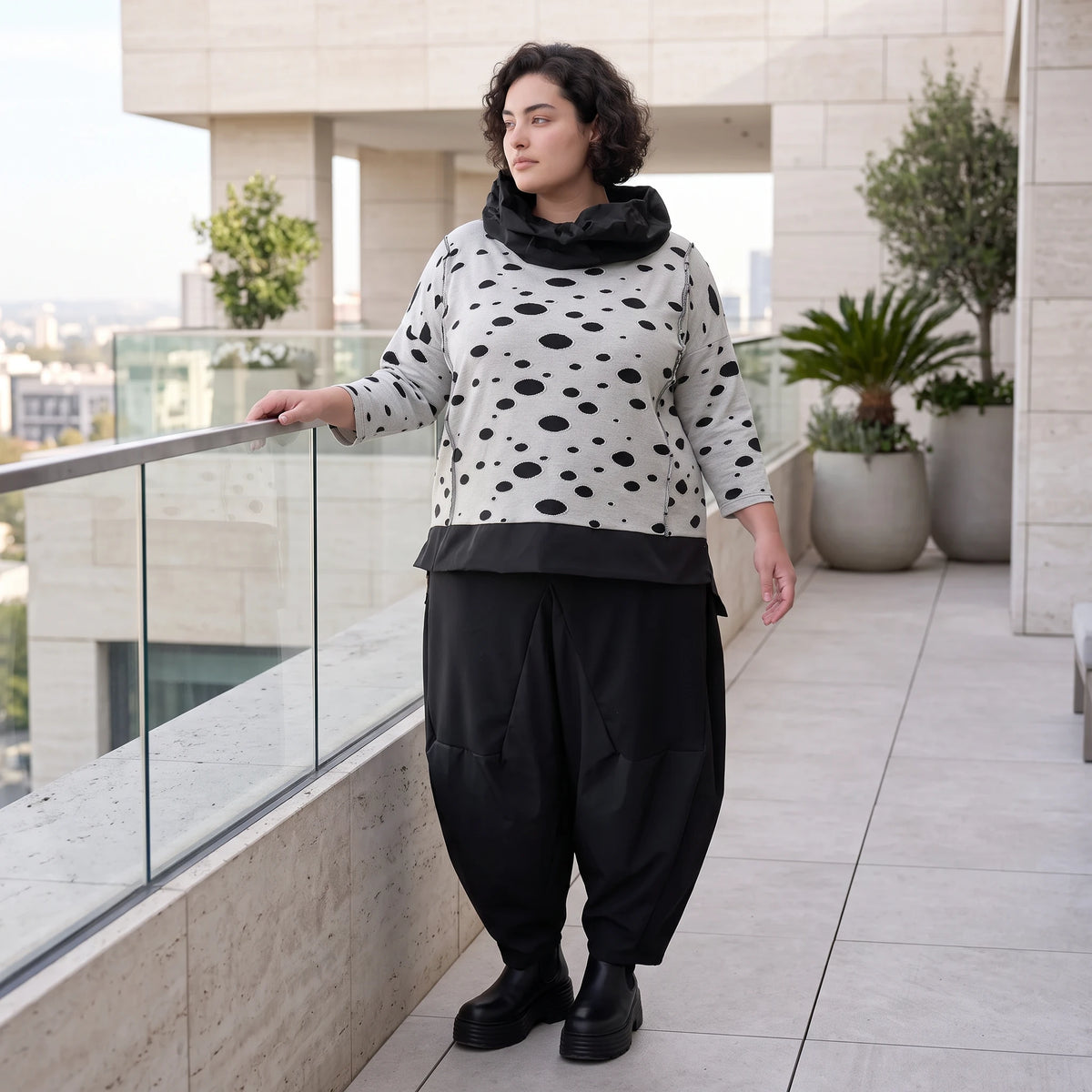 Grau/Schwarzes Feinstrickshirt mit Rollkragen mit geradem Schnitt aus Stretchqualität