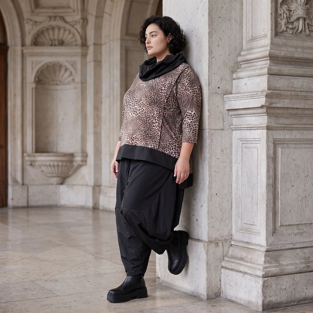 Feinstrick Rollkragenpullover in Beige/Schwarz mit geradem Schnitt kuschelig weich warm