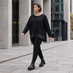 Weicher Strickpullover in Strickoptik aus Baumwolle mit Vokuhila-Schnitt und Schlitzen