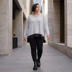 Weicher Strickpullover mit Rundhals aus Baumwolle und Memorytaft mit Seitenschlitzen