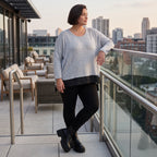 Weicher Strickpullover mit Rundhals aus Baumwolle und Memorytaft mit Seitenschlitzen