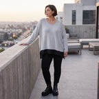 Weicher Strickpullover mit Rundhals aus Baumwolle und Memorytaft mit Seitenschlitzen
