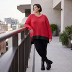 Warmer Strickpullover aus Strick und Memorytaft mit Vokuhilasaum und Seitenschlitzen