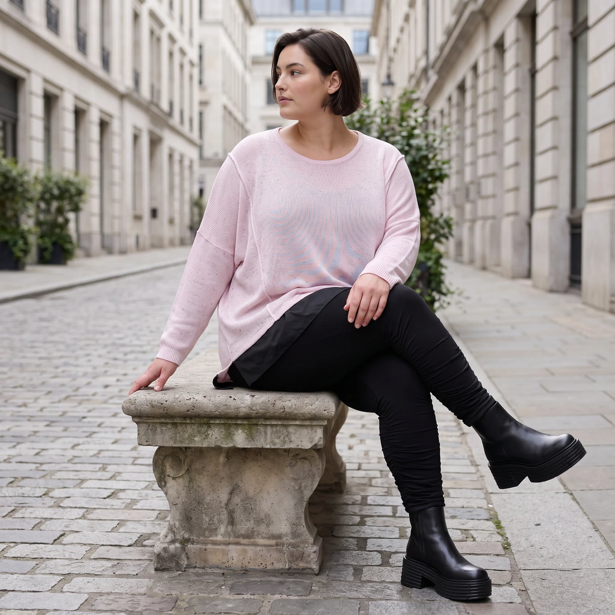Altrosa Strickshirt mit Memorytaft Faltennaht seitlichen Schlitzen und langem Rückteil