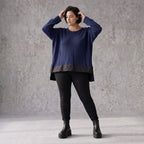 Wintershirt in Navy aus Strick mit Stretch Memorytaft Seitenschlitzen und Zipfelsaum