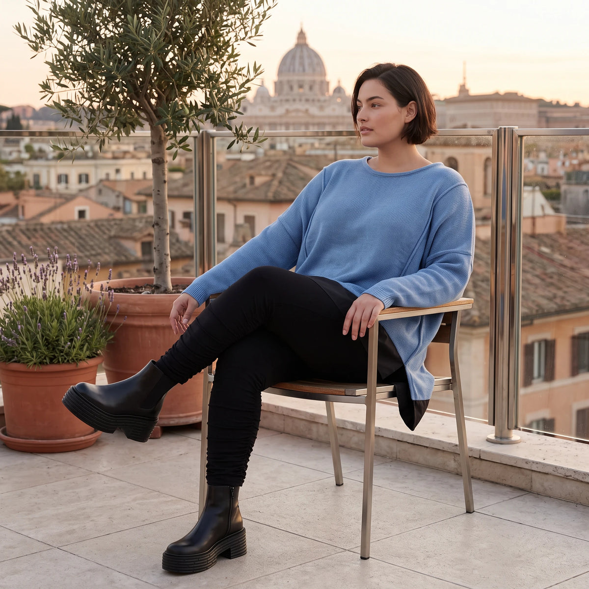 Strickpullover aus Baumwolle weich und warm mit Vokuhila Schnitt und Seitenschlitzen