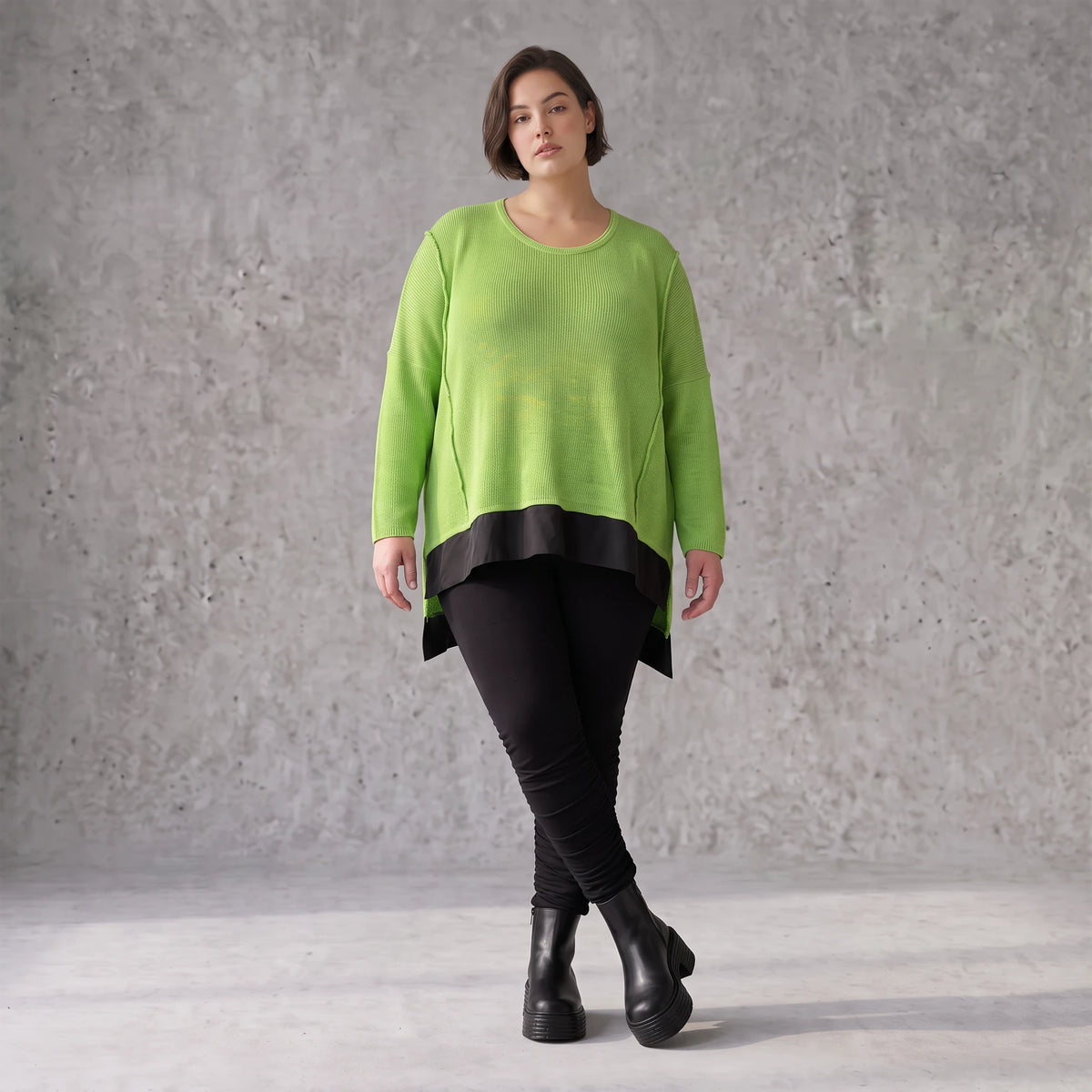 Strickshirt Matchagrün Baumwolle Memorytaft gerader Schnitt vorne kurz hinten lang weich