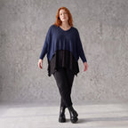 Navy Strickpullover aus Baumwolle mit V-Ausschnitt in kastiger Passform weich und locker