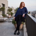 Navy Strickpullover aus Baumwolle mit V-Ausschnitt in kastiger Passform weich und locker