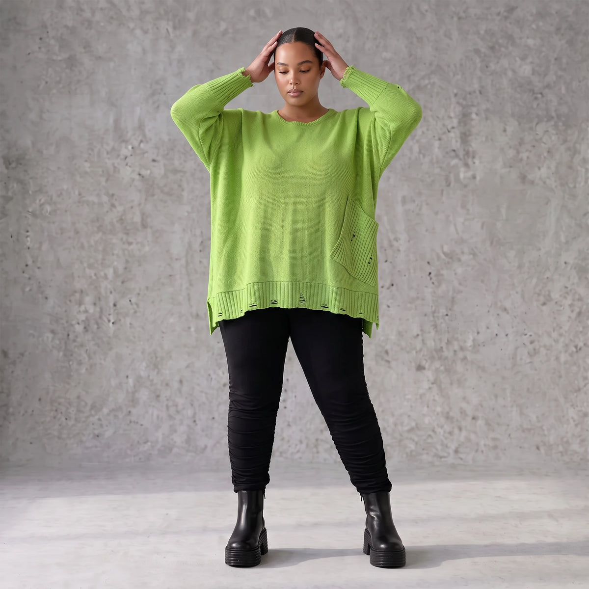 Strickshirt in Matchagrün mit Destroyedlook A-Linie Langarm und aufgesetzten Taschen