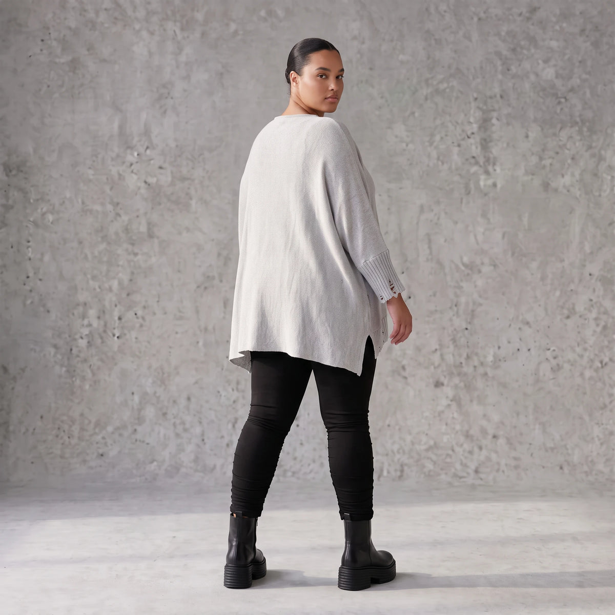 Grauer Strickpullover in A-Linie aus weichem Baumwollmix mit Stretch kuschelig warm