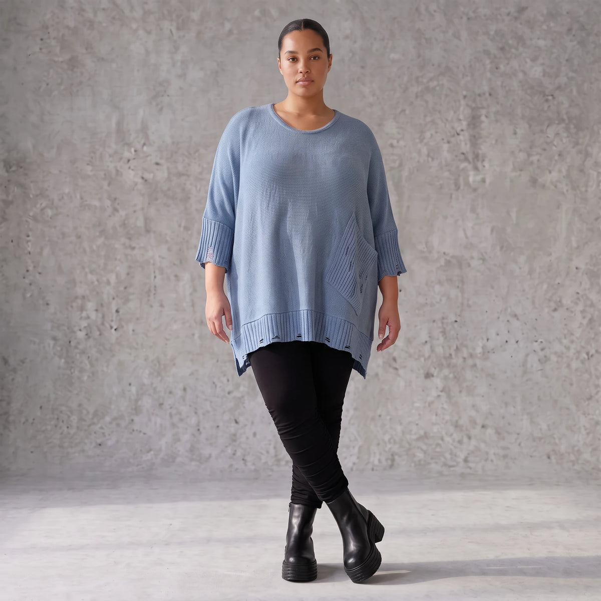 Strickpullover in Jeansblau mit Destroyed Optik A-Linie Rundhalsausschnitt Taschen Langarm