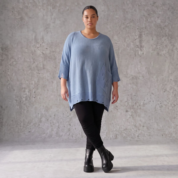 Strickpullover in Jeansblau mit Destroyed Optik A-Linie Rundhalsausschnitt Taschen Langarm