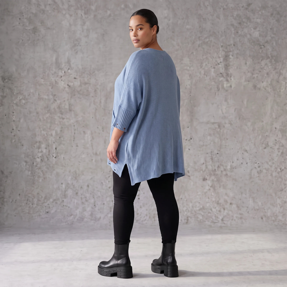 Strickpullover in Jeansblau mit Destroyed Optik A-Linie Rundhalsausschnitt Taschen Langarm