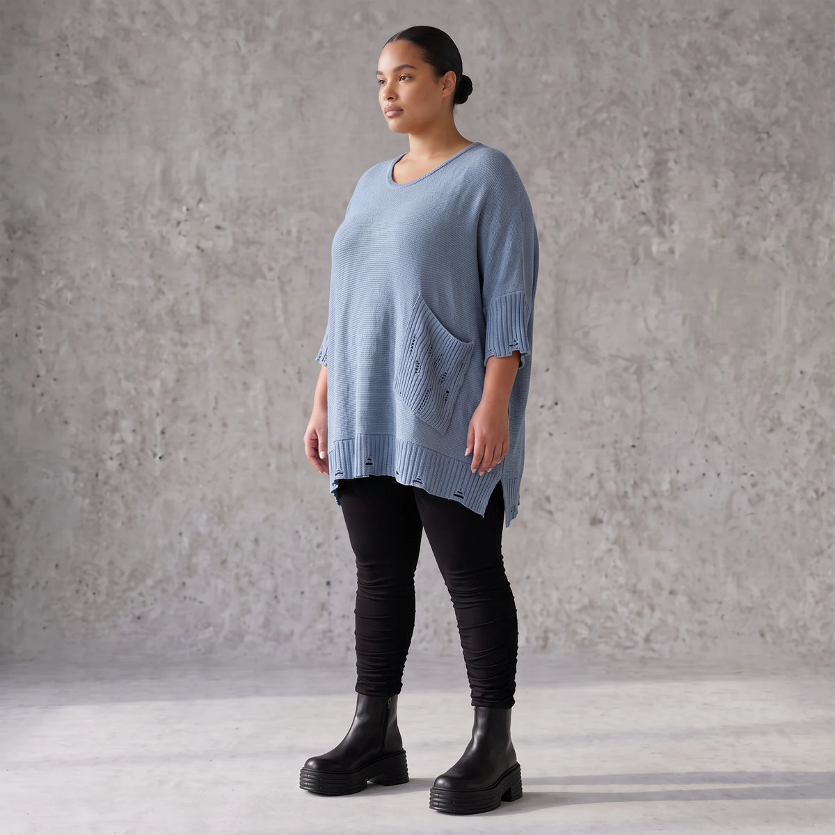 Strickpullover in Jeansblau mit Destroyed Optik A-Linie Rundhalsausschnitt Taschen Langarm