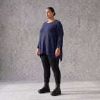 Strickshirt in A-Linie mit Rundhalsausschnitt Destroyedoptik und aufgesetzten Taschen