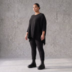 Warmes schwarzes Strickshirt in A-Linie mit Stretch und Destroyedoptik für Winterlooks