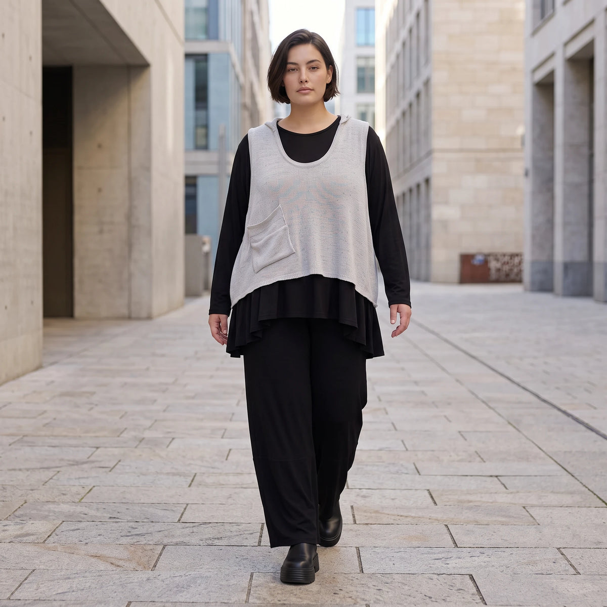 Ärmelloser Stricküberwurf in A-Linie mit Kapuze Tunnelzug Tasche und Baumwollstretch