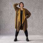 Cardigan in Camel aus feinem French Terry mit Stehkragen in geradem Schnitt aus Italien