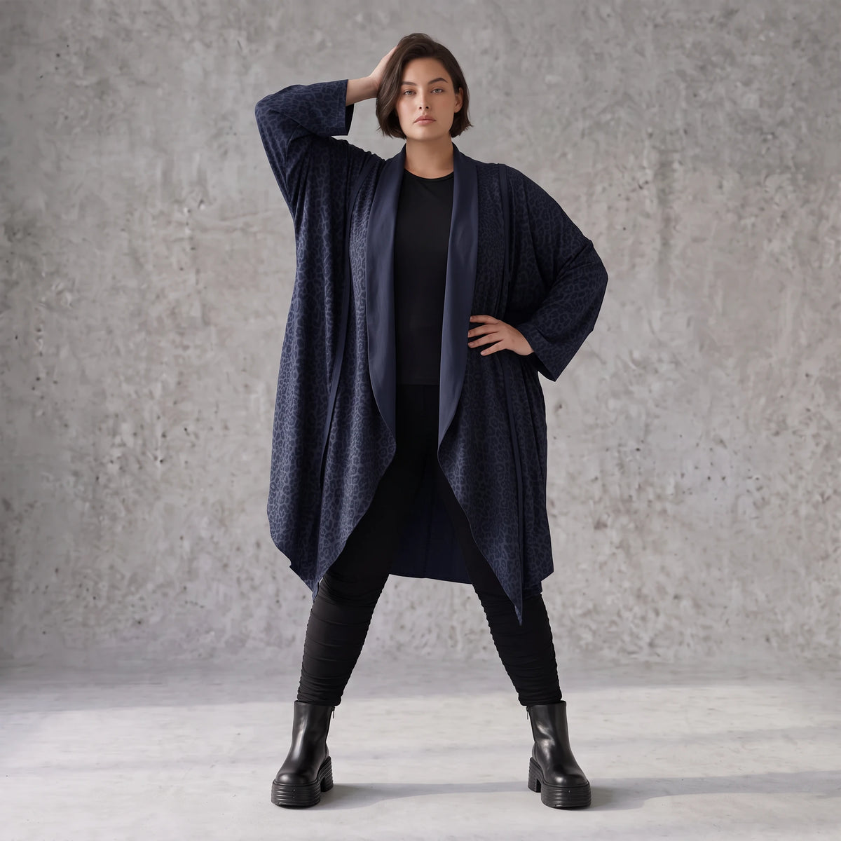 Cardigan aus weichem French Terry mit Stehkragen geradem Schnitt und Seitennahttaschen