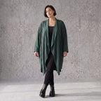 Cardigan aus French Terry mit Stehkragen Seitentaschen und Faltennaht in weicher Optik