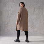 Langer Cardigan in Braun/Beige/Schwarz aus French Terry mit Stehkragen und Faltennaht