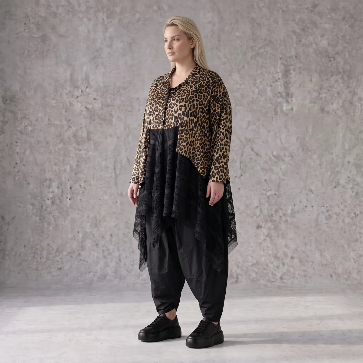 Elegante A-Linie Winterjacke in Beige/Schwarz aus Satinmaterialmix mit Netzdetails