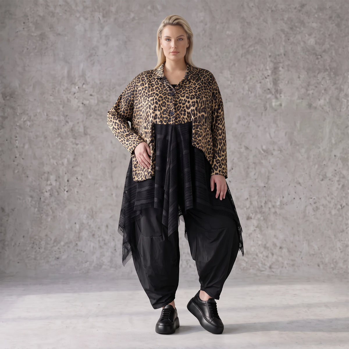 Elegante A-Linie Winterjacke in Beige/Schwarz aus Satinmaterialmix mit Netzdetails