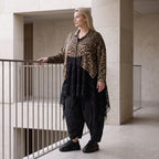 Elegante A-Linie Winterjacke in Beige/Schwarz aus Satinmaterialmix mit Netzdetails
