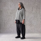 Vokuhila Jacke aus Bengaline und Memorytaft mit 3/4-Arm Kapuze und Seitennahttaschen