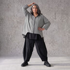 Vokuhila Jacke aus Bengaline und Memorytaft mit 3/4-Arm Kapuze und Seitennahttaschen