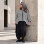 Vokuhila Jacke aus Bengaline und Memorytaft mit 3/4-Arm Kapuze und Seitennahttaschen