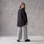 Ballonhose aus Bengaline in Schwarz/Weiß mit Stretch elastischem Bund und Fransentaschen