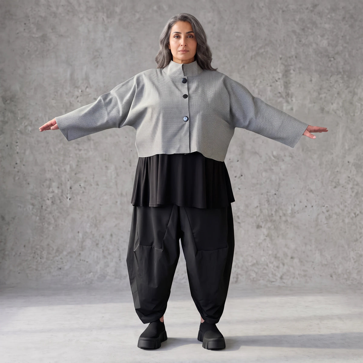 Kastige Bengalinejacke in Schwarz/Weiß mit Stehkragen und Stretch im Colorblock Look