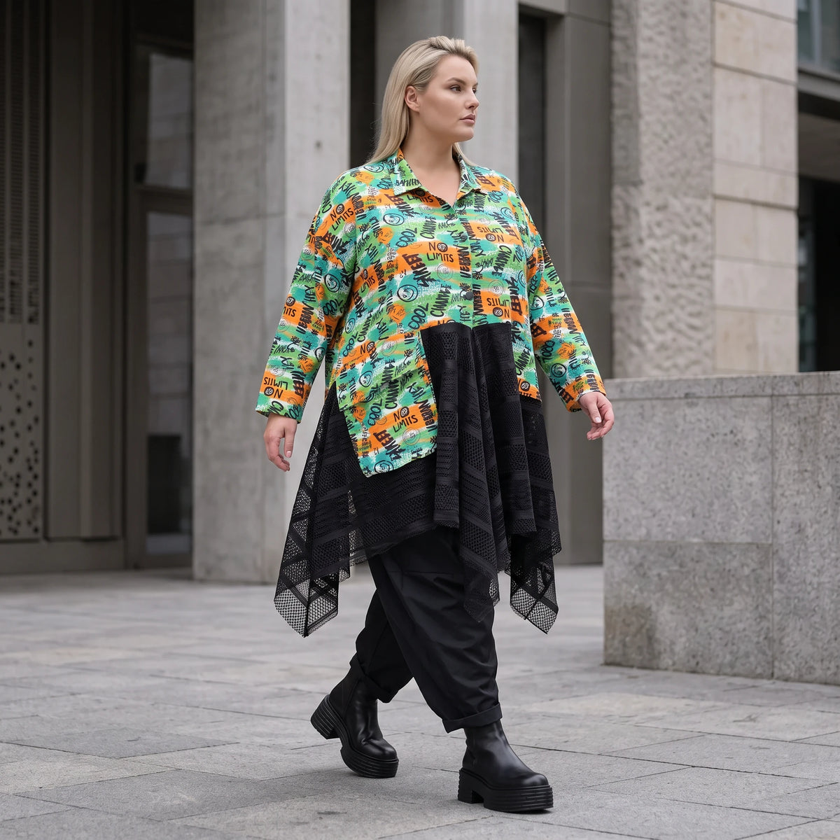 Übergangsjacke in A-Linie mit Zipfelsaum aus Baumwolljersey mit Netzdetails leicht weich