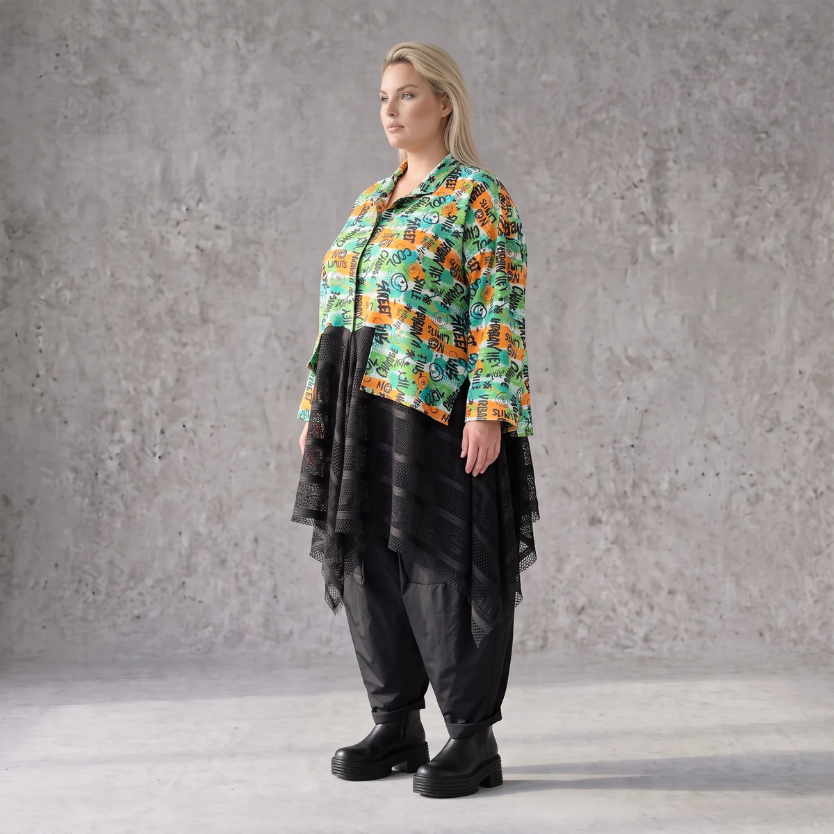 Übergangsjacke in A-Linie mit Zipfelsaum aus Baumwolljersey mit Netzdetails leicht weich