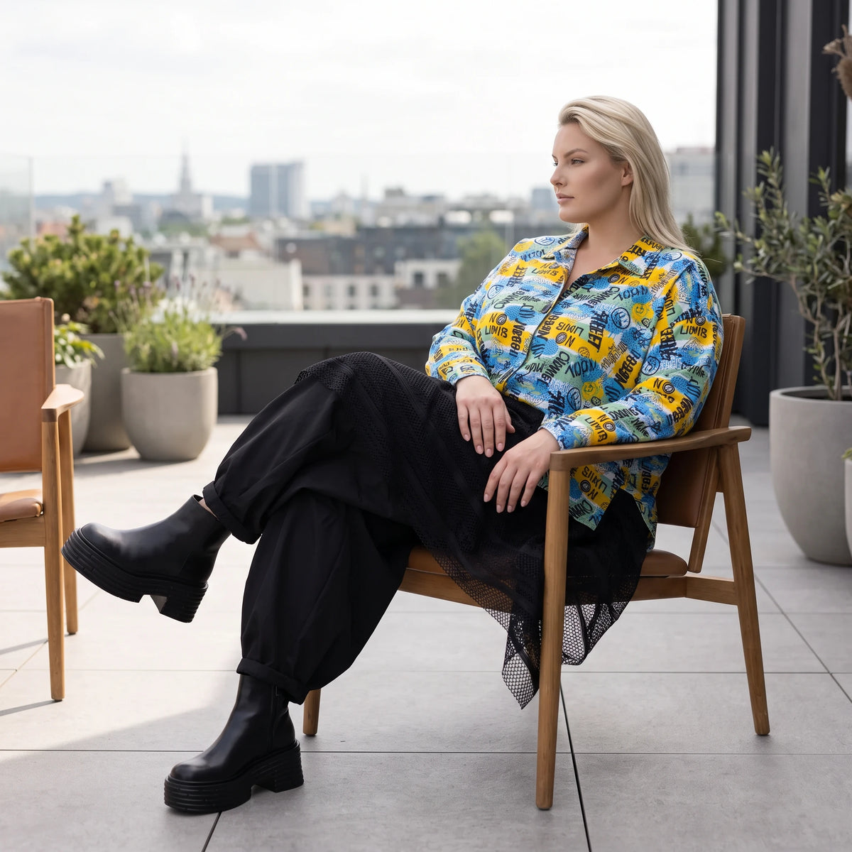 Gelb/Multi Jerseyjacke in A-Linie mit Netzeinsatz Hemdkragen Knopfleiste Zipfelsaum