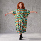 Jerseykleid in Grün/Multi mit Rundhalsausschnitt in Ballonform aus weichem Stretchstoff