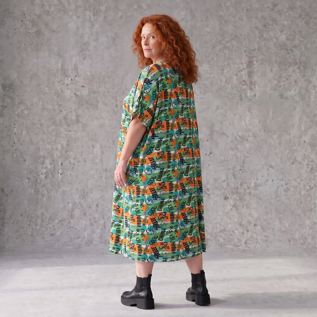 Jerseykleid in Grün/Multi mit Rundhalsausschnitt in Ballonform aus weichem Stretchstoff