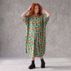 Jerseykleid in Grün/Multi mit Rundhalsausschnitt in Ballonform aus weichem Stretchstoff